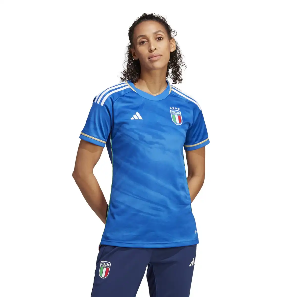 HT1613_4_APPAREL_On_Model_Standard_View_white.webp
