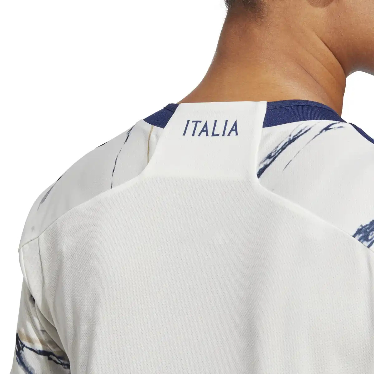 HT1615_10_APPAREL_On_Model_Detail_View_2_white.webp