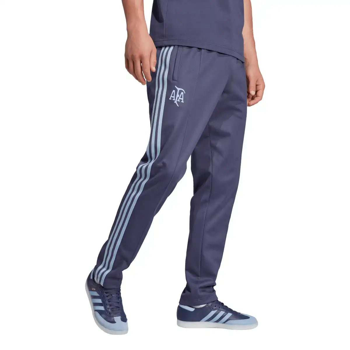 JD9095_3_APPAREL_On_Model_Standard_View_white.webp