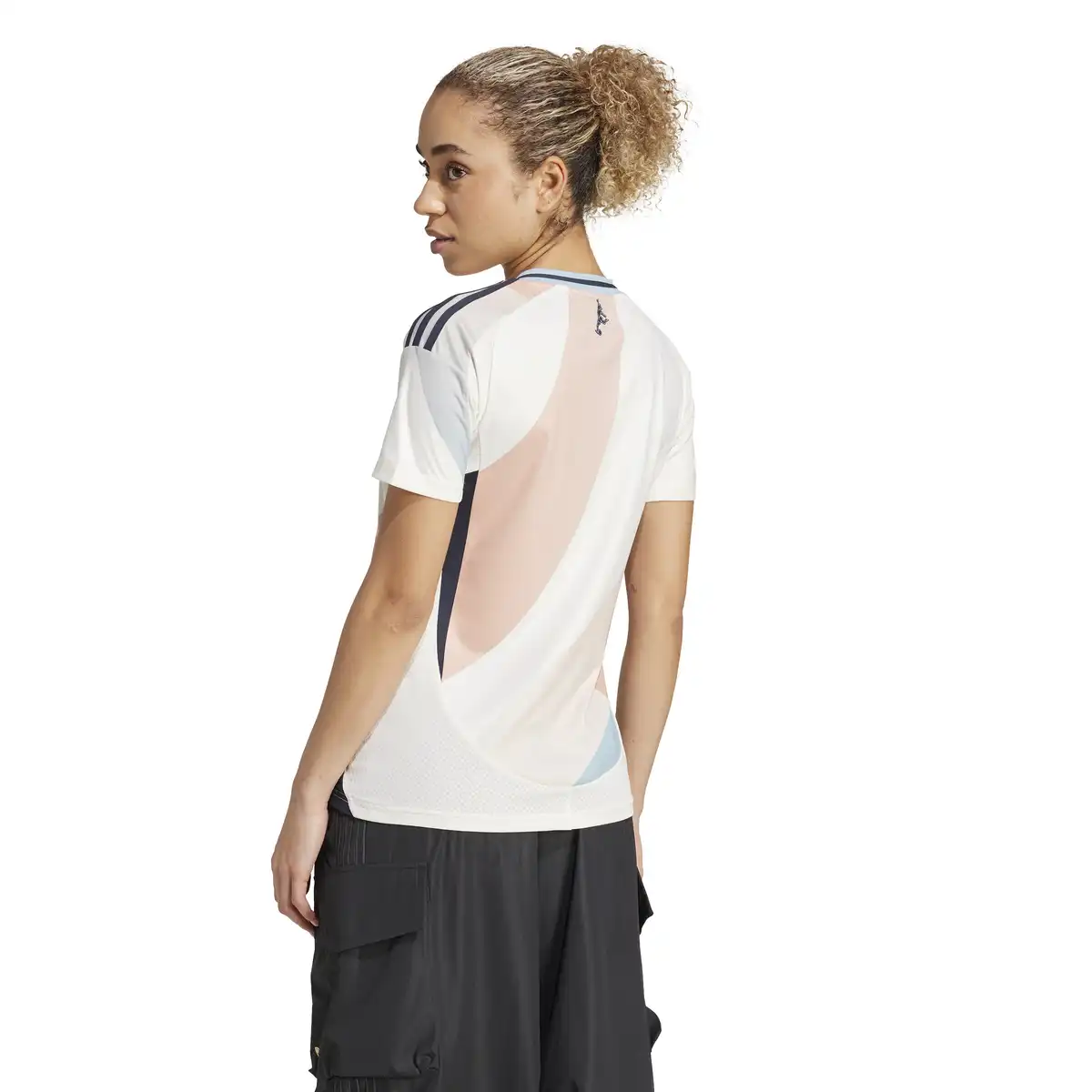 JF2649_5_APPAREL_On_Model_Back_View_white.webp