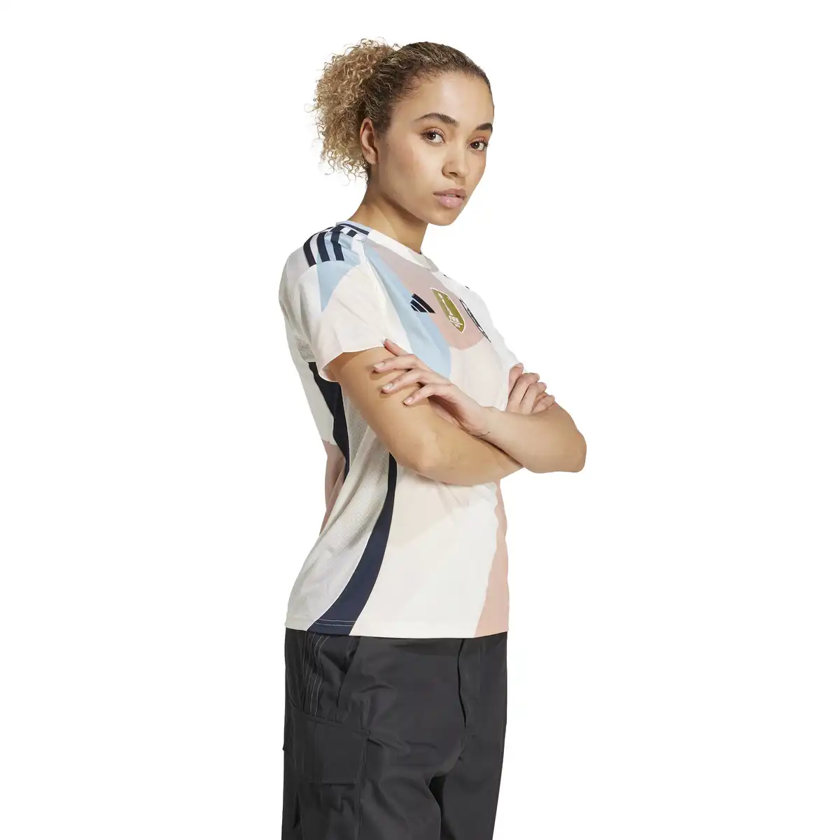 JF2649_6_APPAREL_On_Model_Walking_View_white.webp