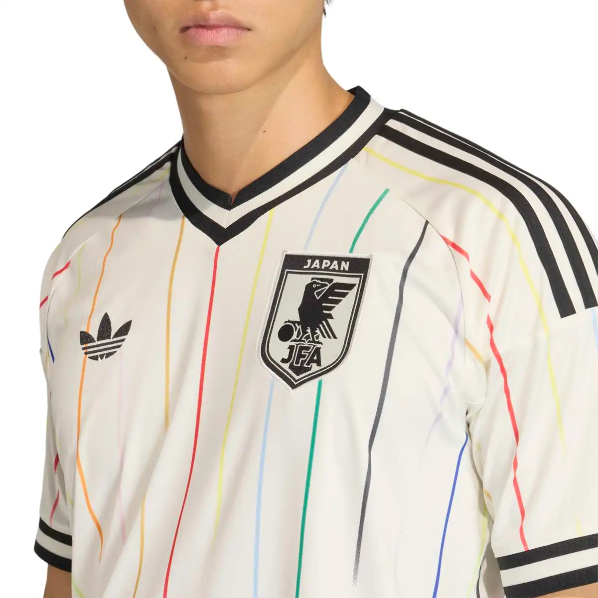 JN1872_7_APPAREL_On_Model_Detail_View_1_white.webp