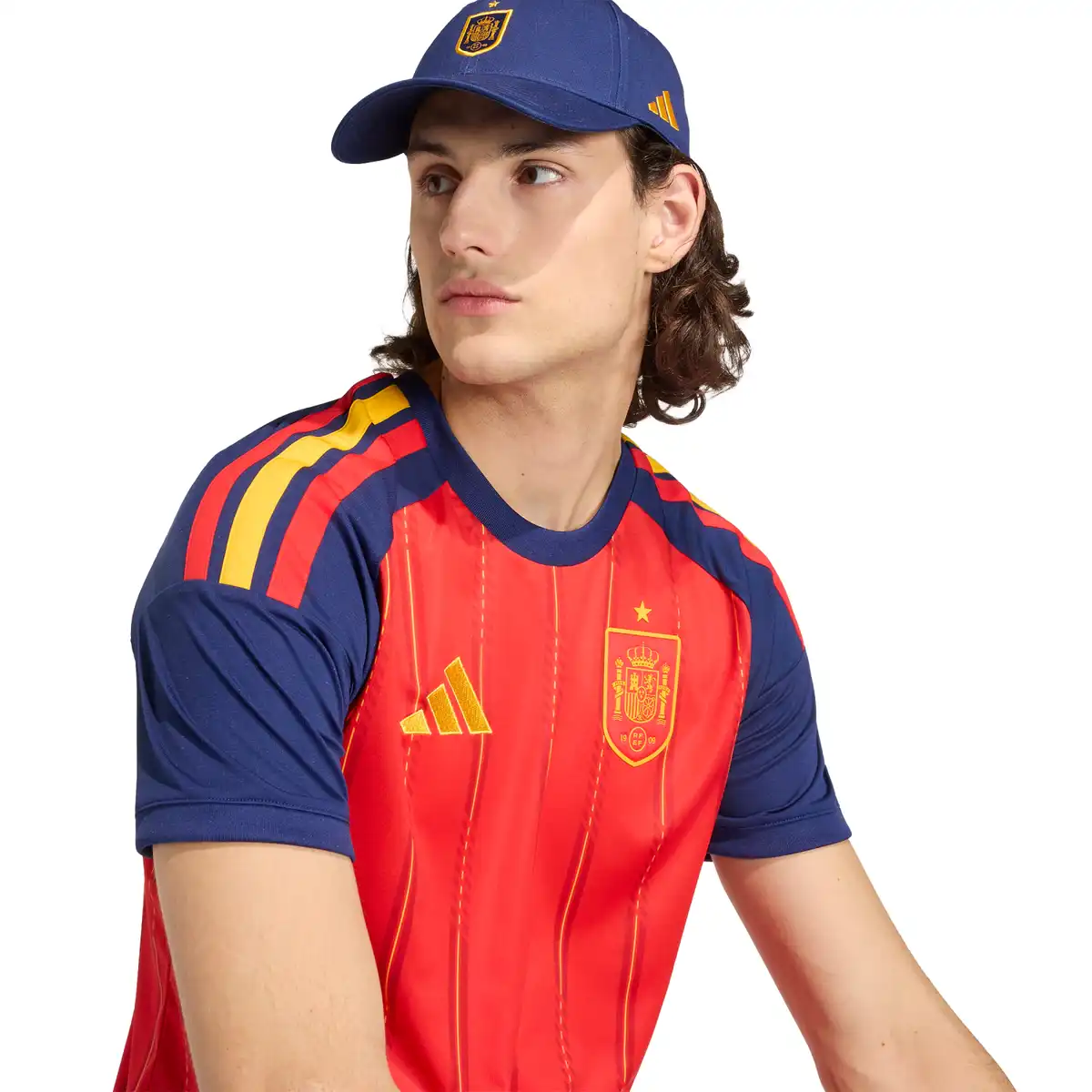 JN4390_7_APPAREL_On_Model_Detail_View_1_white.webp
