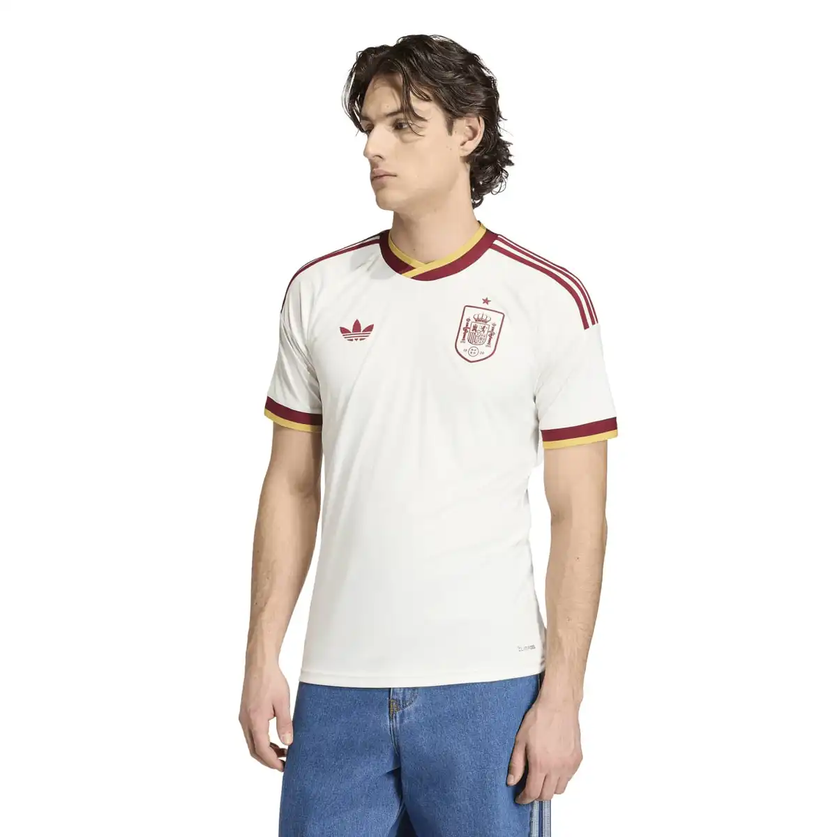 JN4397_4_APPAREL_On_Model_Standard_View_white.webp