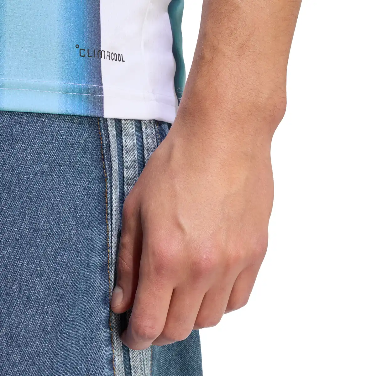 KA8117_7_APPAREL_On_Model_Detail_View_2_white.webp